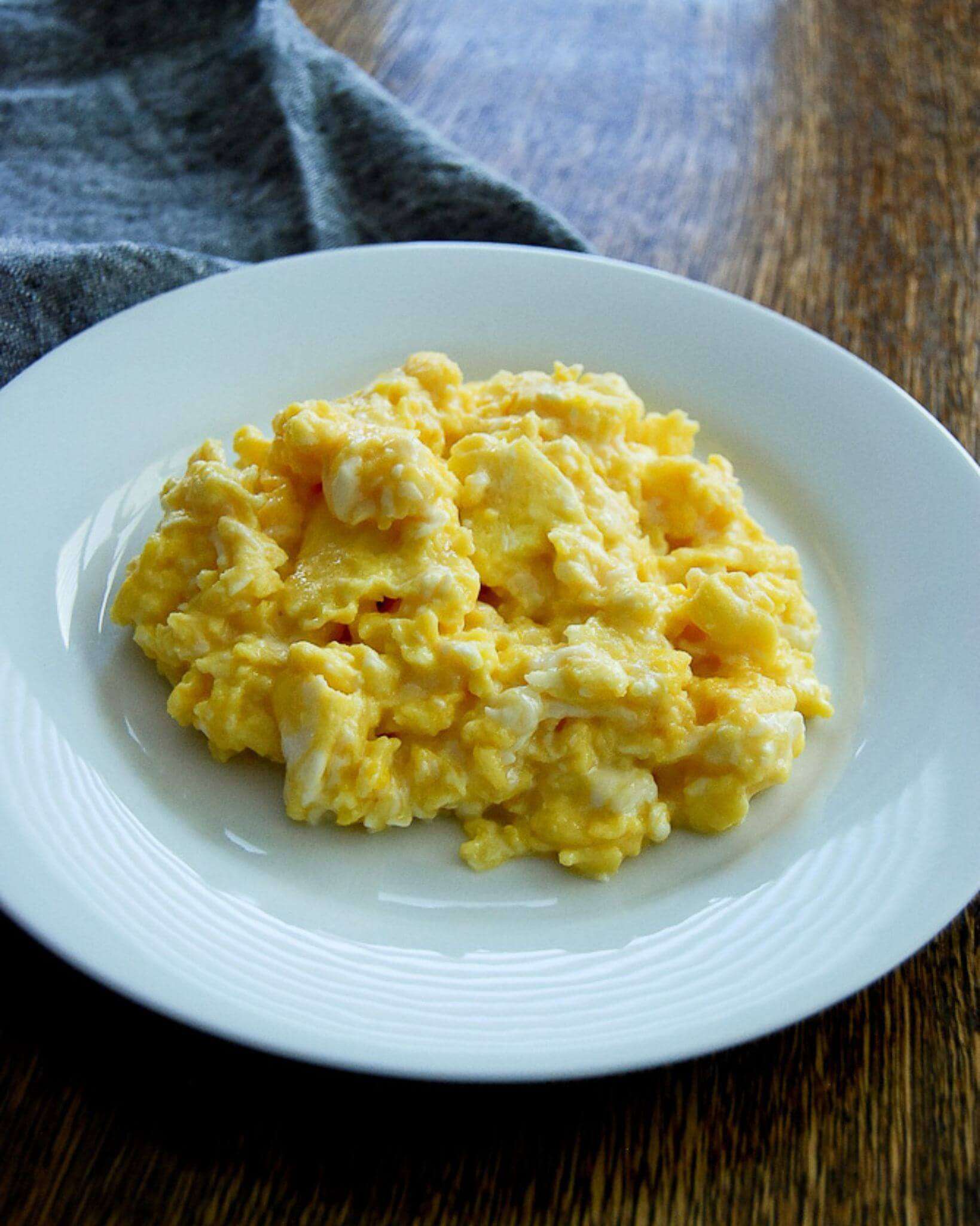 CREAMY Scrambled Eggs with Green Beans