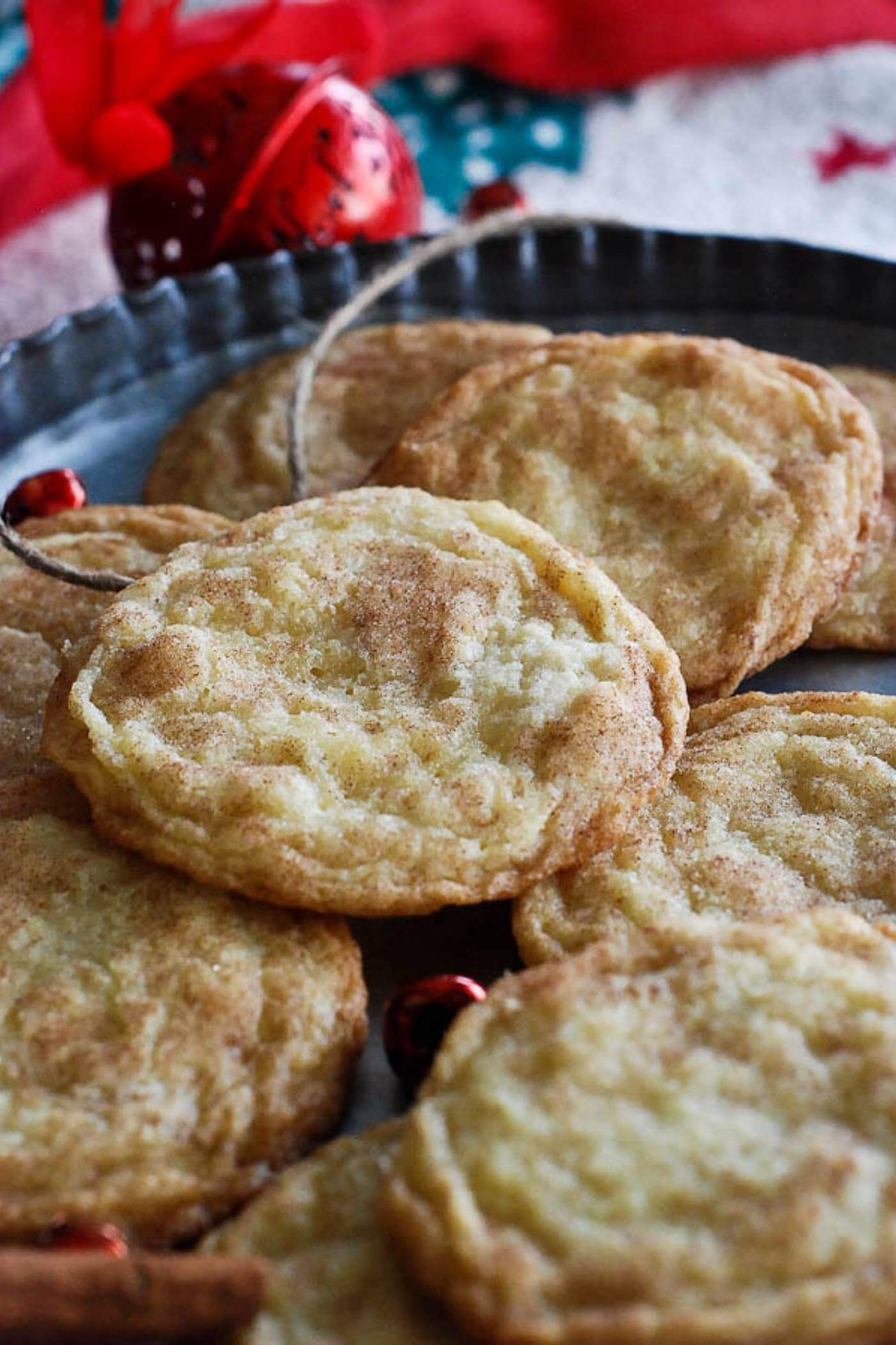 vanilla and maple snickerdoodles on tray.