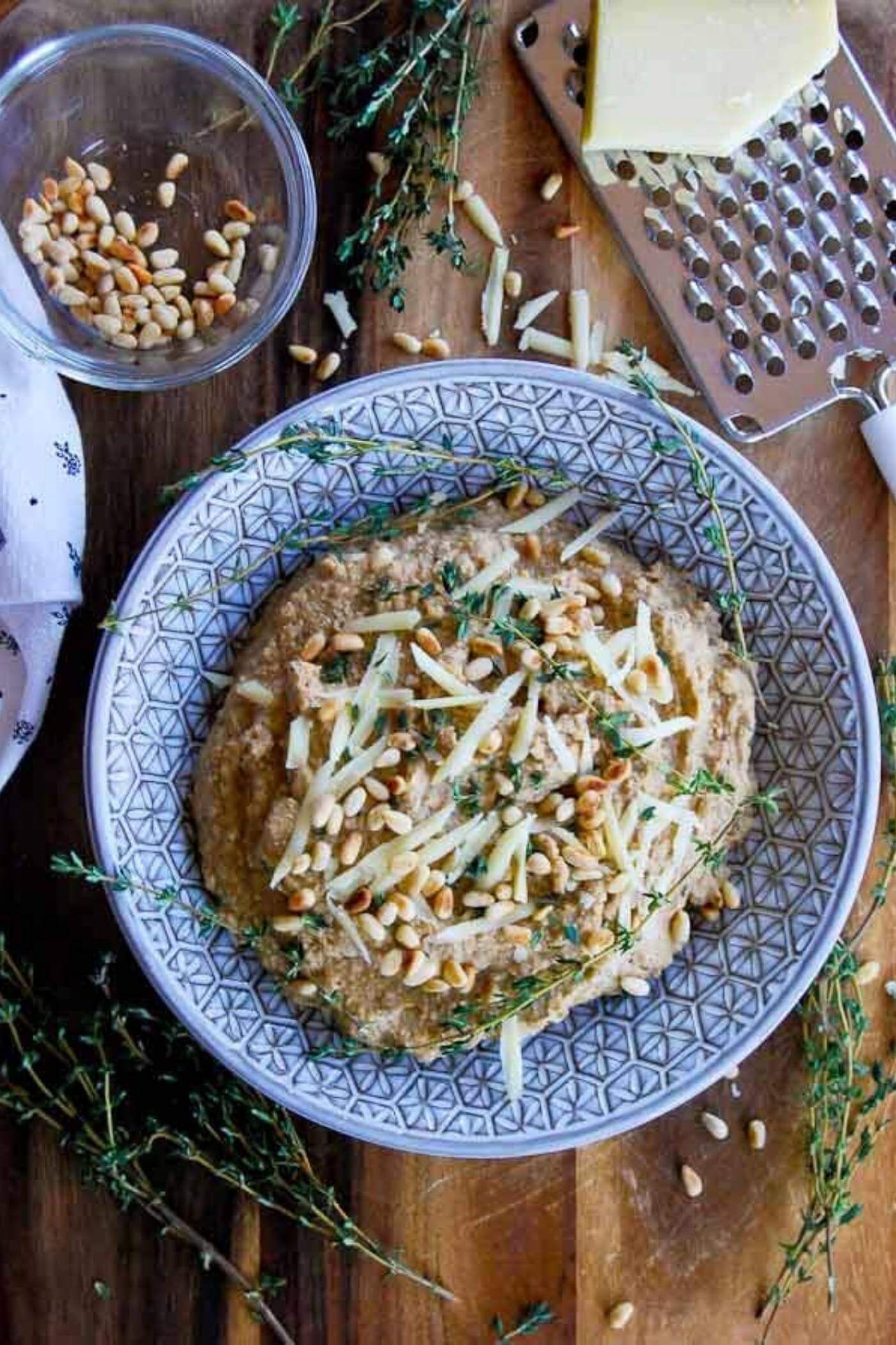 roasted garlic and cauliflower mash in bowl close up.