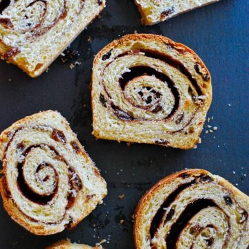 cinnamon raisin bread slices