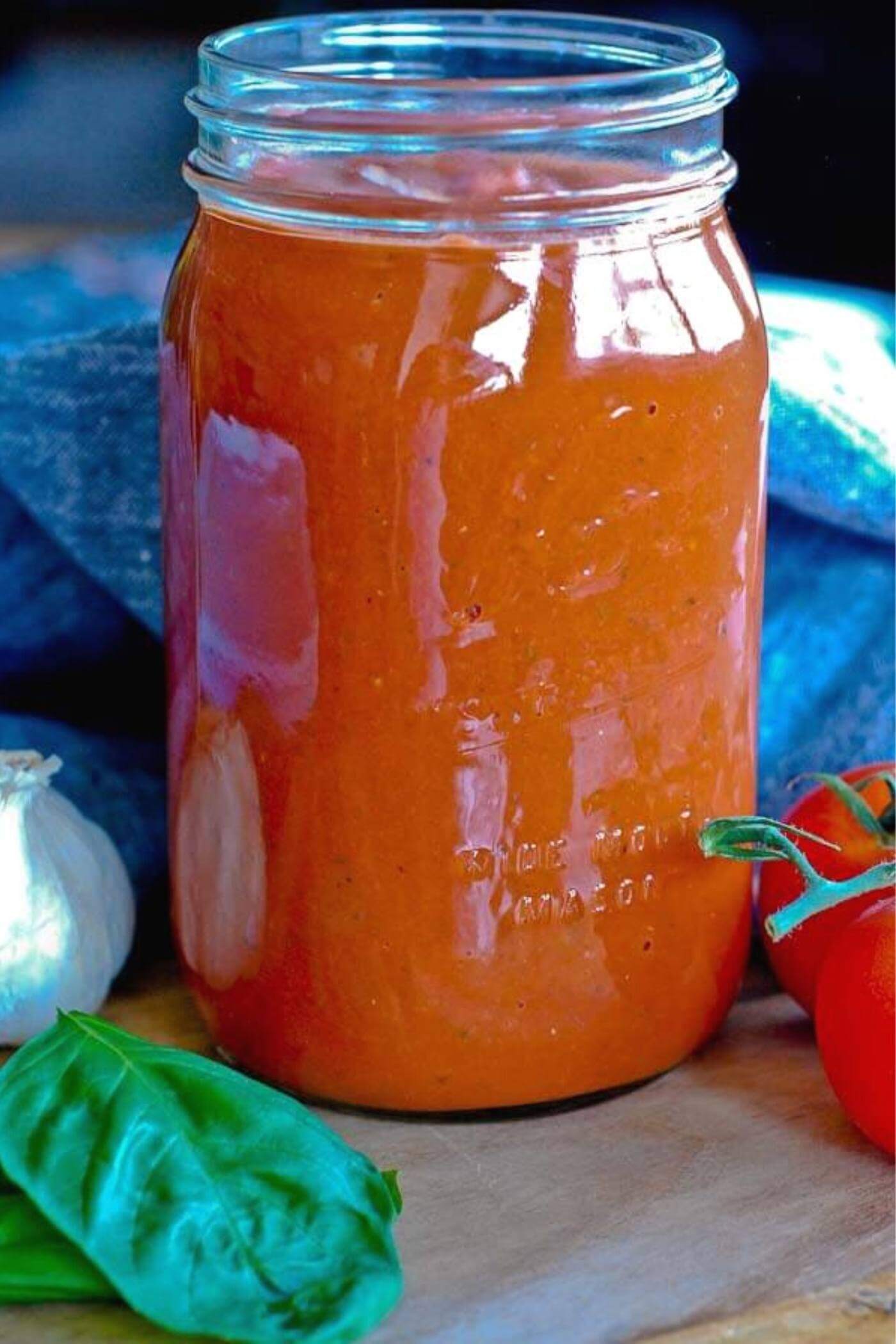 easy homemade pizza sauce in jar.