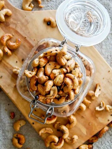 salt and pepper cashews in jar.