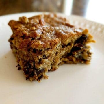 peanut butter chocolate chip oatmeal bar on plate.
