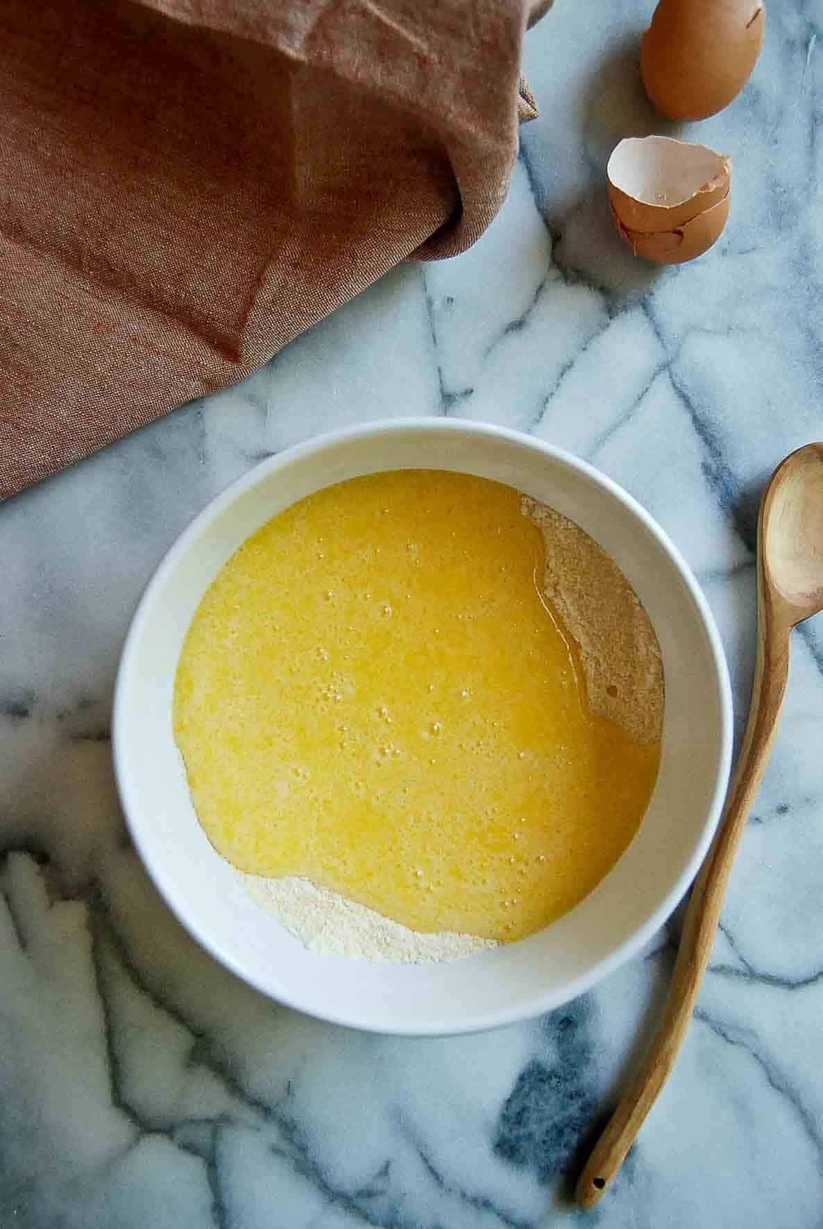 Cornbread wet and dry ingredients.