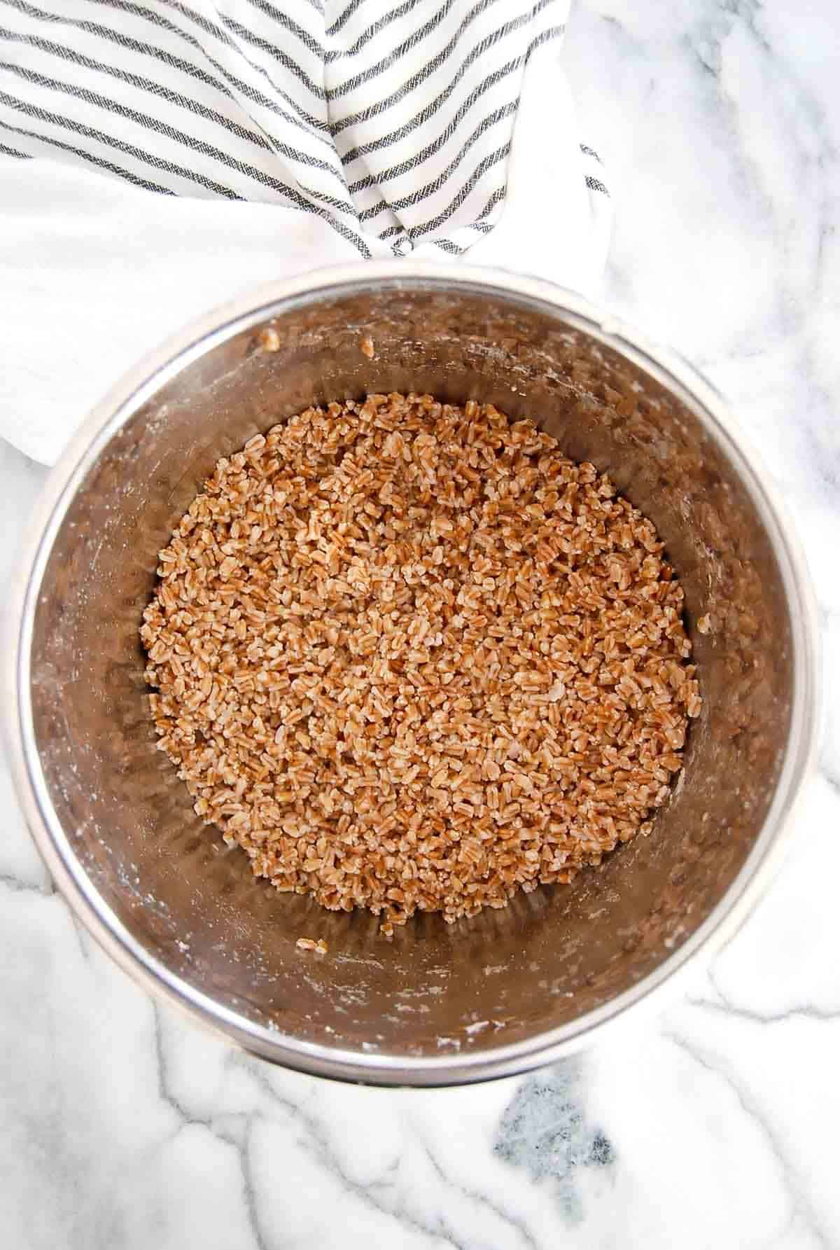 cooked farro in instant pot.
