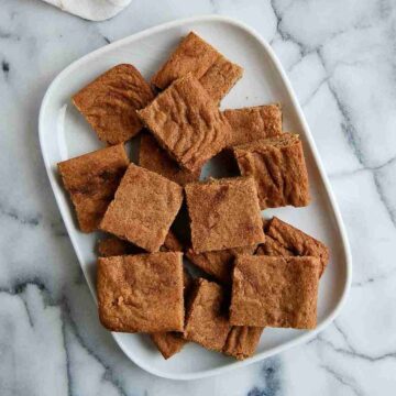 snickerdoodle cookie bars on plate.