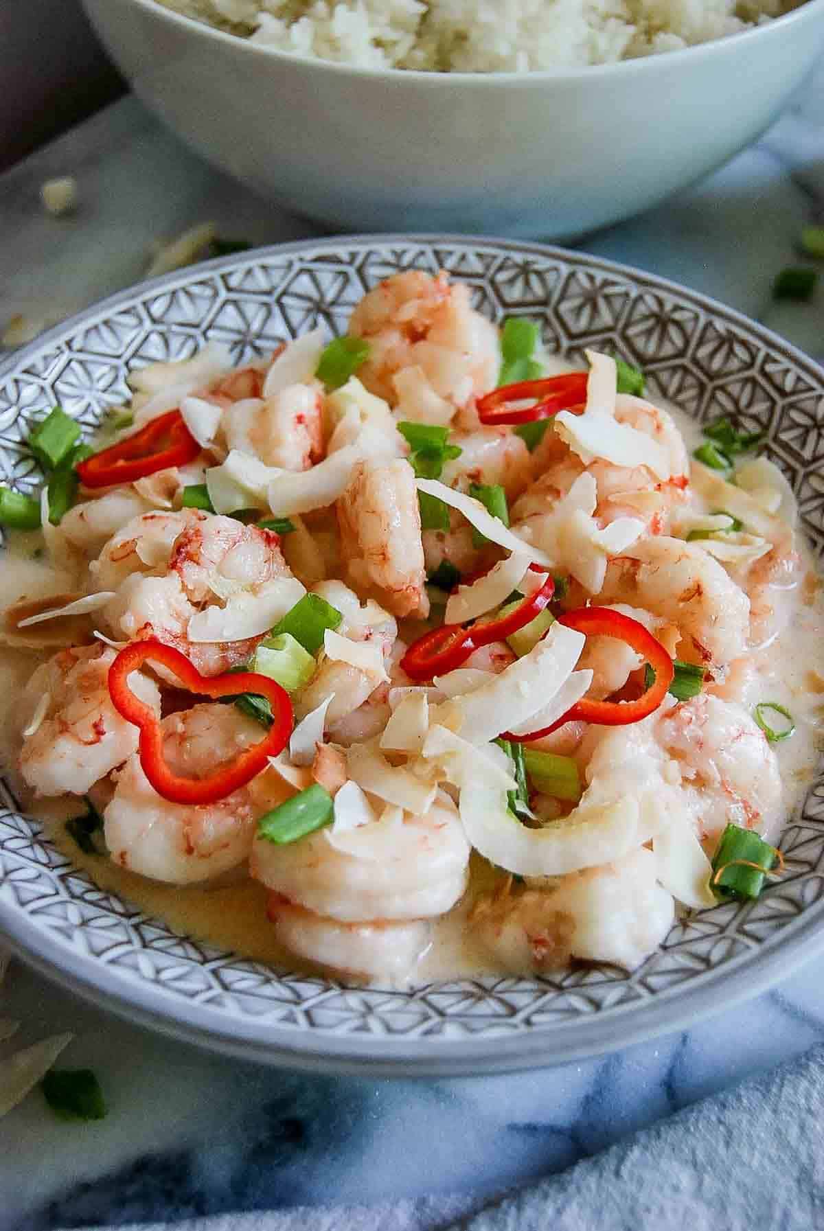 side view of chinese coconut shrimpin bowl.