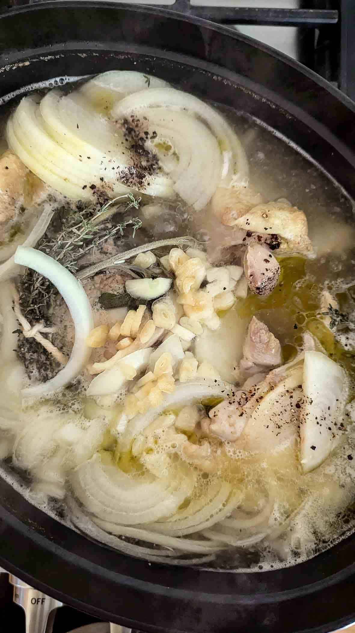 chicken in broth, with poultry herb blend, onions, and garlic.