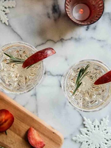 top down view of sugarplum spritz cocktails in glasses.