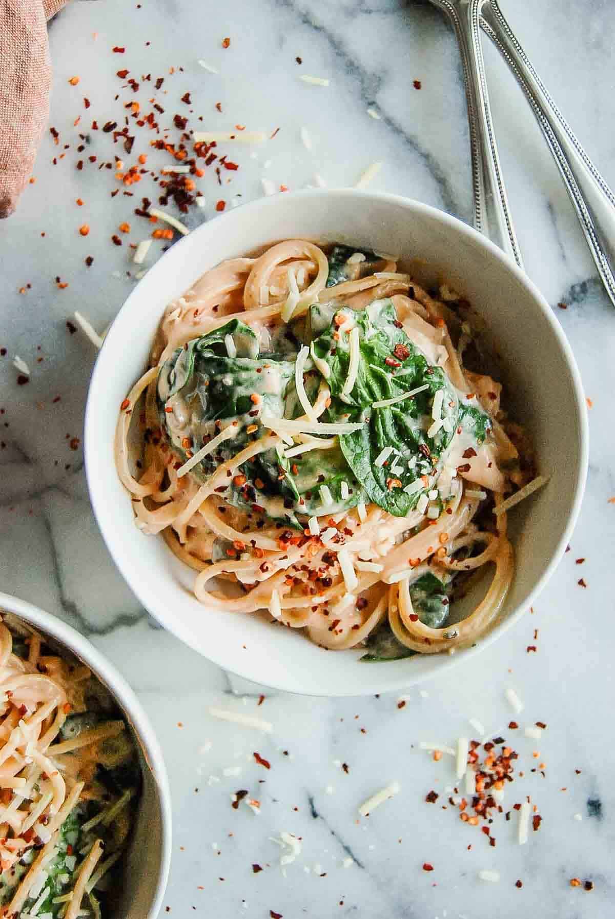 crockpot chicken spaghetti in bowl.
